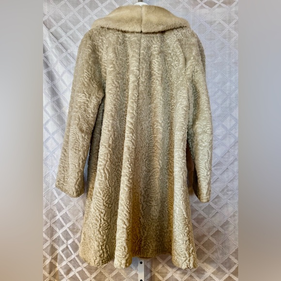 Vintage Faux Fur A Line Car Coat in Ivory from the 1950/1960’s, size 15/16 - Picture 2 of 6